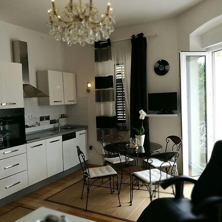 Ana Apartment Pula Luaran gambar