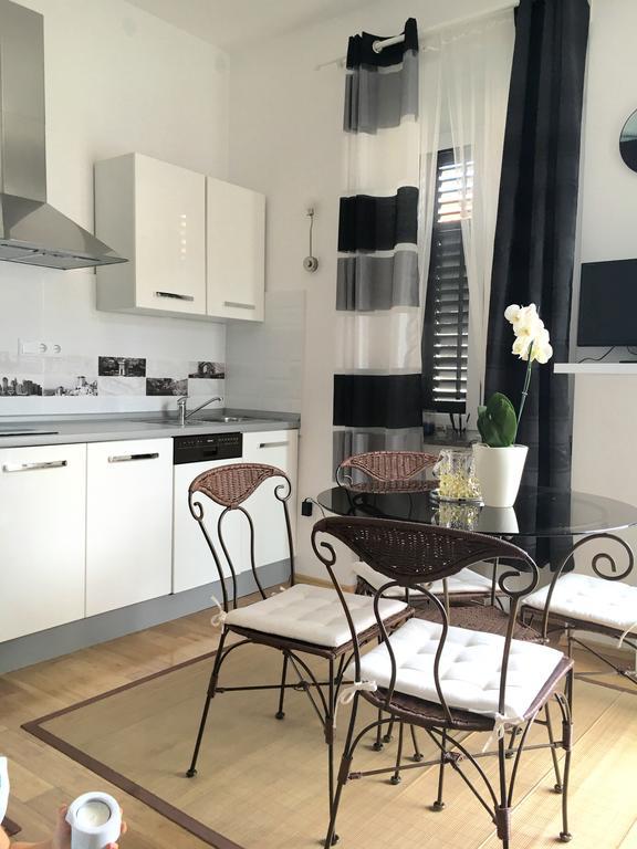 Ana Apartment Pula Luaran gambar